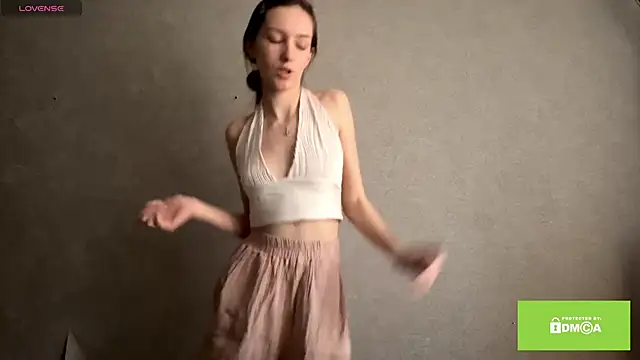 BeeutyLady53's Live XXX Chat