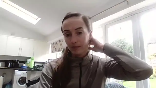SportyBella_91 élő XXX-chatje