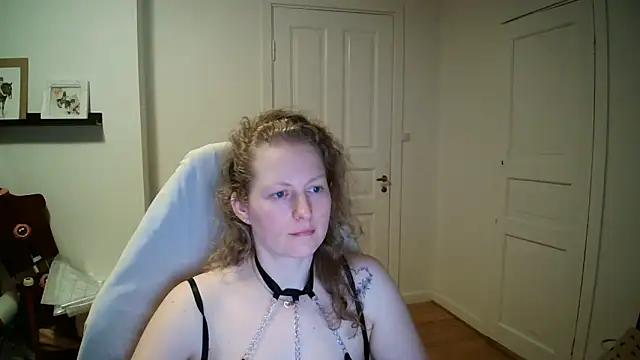 XXX chat uživo modela Girlnina-1995