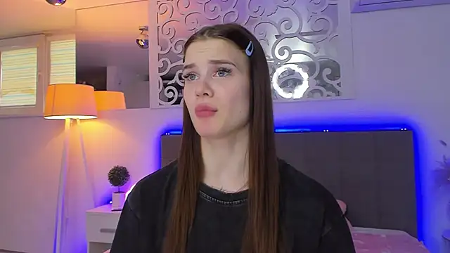 LuisaCloverのライブXXXチャット