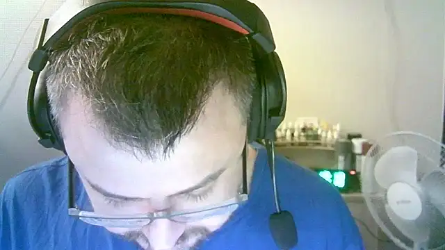 Chat +18 de SirAbuser ao vivo