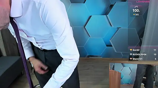 SteveTiger: онлайн-секс-чат