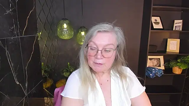 NataliMellow Adlı Modelin Canlı XXX Sohbeti