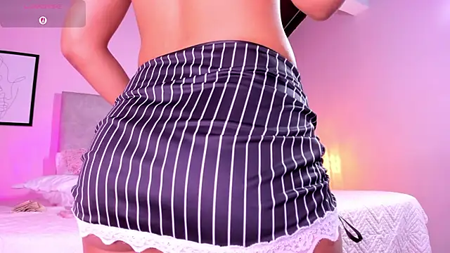 Chatroom XXX en direct de Emilyh_