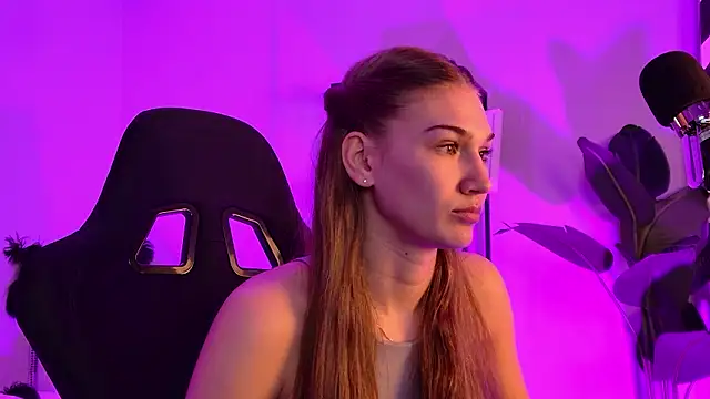 Sweet_Emilya Adlı Modelin Canlı XXX Sohbeti