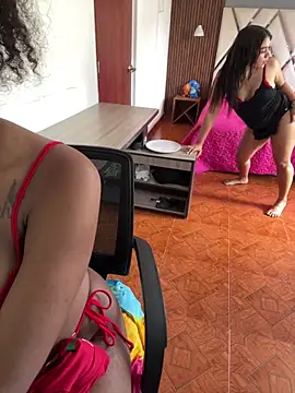 Emi_rousse's Live XXX Chat