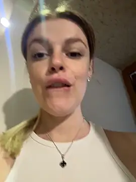 HarrietDart Chat XXX live