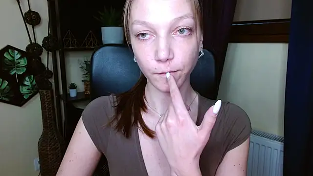 EmillyPlay Chat XXX in diretta