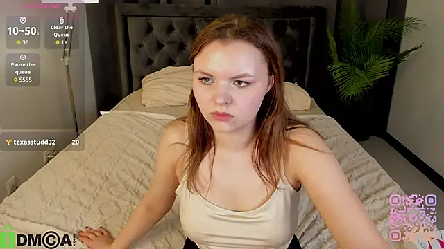 serinella_'s Live XXX Chat