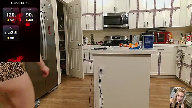 Blondiewithanass Webcam-Show