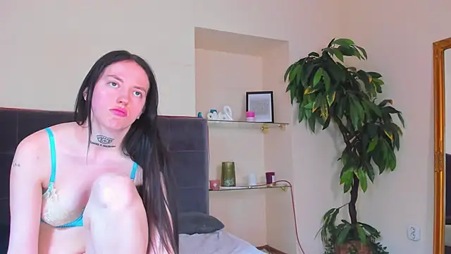 Chat +18 de AdrianaCult ao vivo