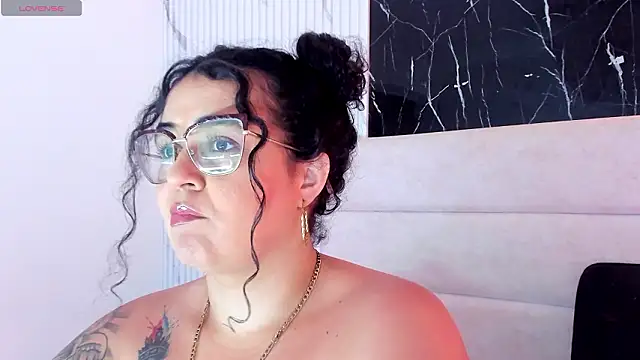 Reginavegaa: онлайн-секс-чат