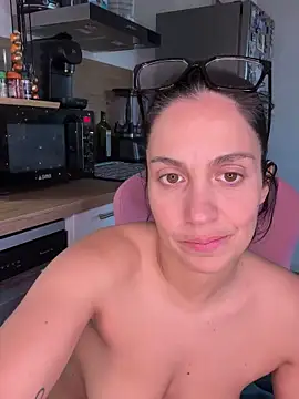 LaPetiteKim – Live XXX-chat