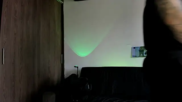 natevillage élő XXX-chatje