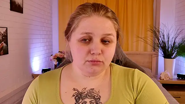 SladaDell Adlı Modelin Canlı XXX Sohbeti