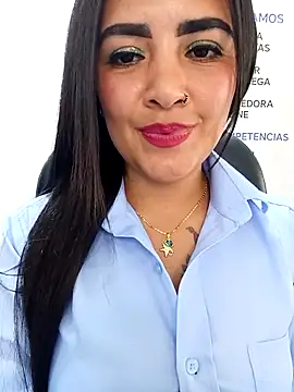 MAYE__13 élő XXX-chatje