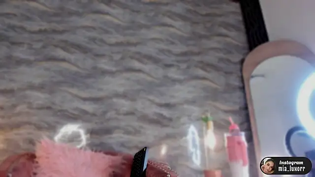 Mia_Luxor élő XXX-chatje