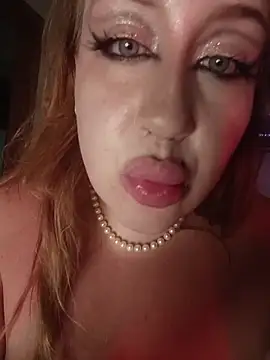 ElonaFox 在線直播表演