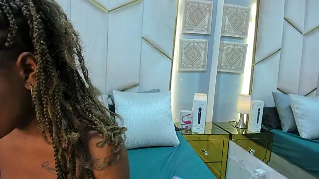 XXX chat uživo modela KarinaaCoxx