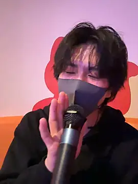 CHROME-kun925 Adlı Modelin Canlı XXX Sohbeti