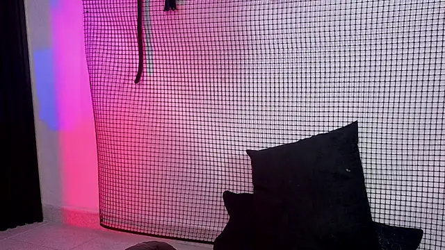 Issafoxx Live XXX Chat