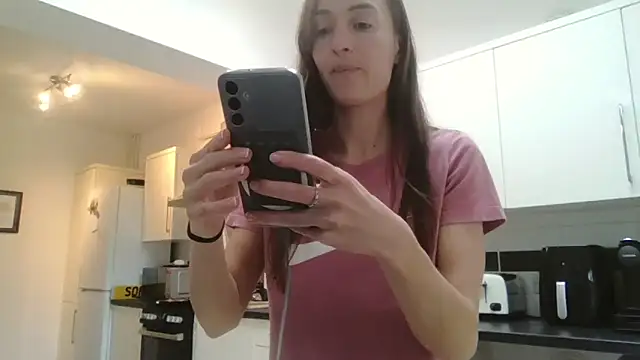 Онлайн чат XXX SportyBella_91