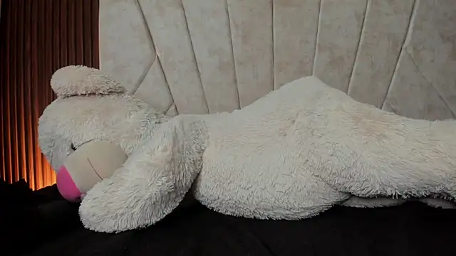 XXX chat uživo modela AMARA_BRUNET