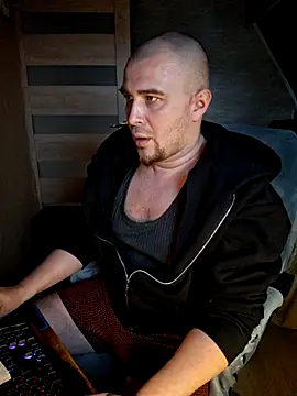 Foxyshaved Adlı Modelin Canlı XXX Sohbeti