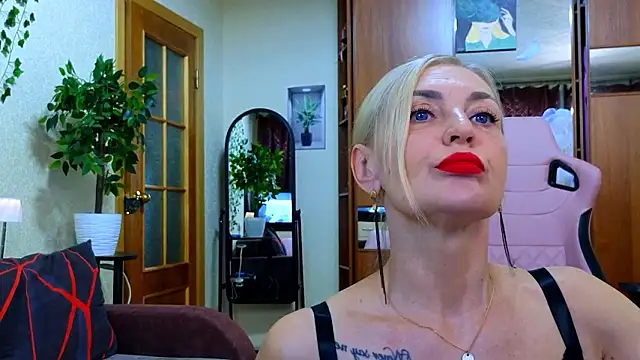 amelia_blondy Adlı Modelin Canlı XXX Sohbeti