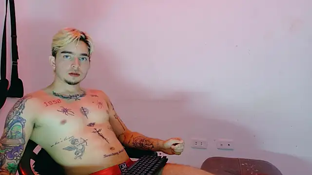 AliceandMax Adlı Modelin Web Kamerası Şovu