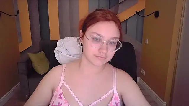 Chatroom XXX en direct de AngelinaLow