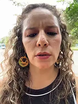 Nina_vallon Adlı Modelin Canlı XXX Sohbeti