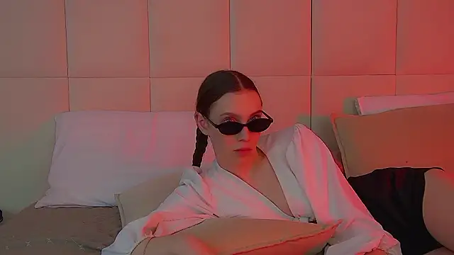 VeronicaVances Adlı Modelin Canlı XXX Sohbeti