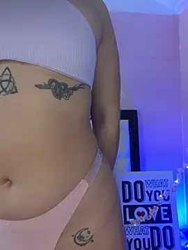 Emily_Roussee Live XXX-chat