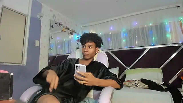 Santy_bigcock_01 Adlı Modelin Web Kamerası Şovu