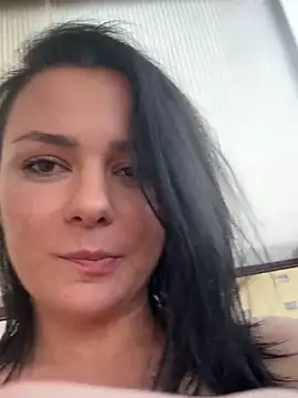 Chat XXX ao vivo de alwayshornyvivi