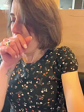 Kamorana Live XXX-Chat