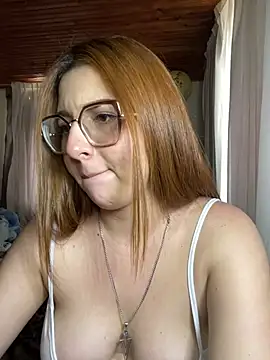 CoraVibes 现场XXX聊天