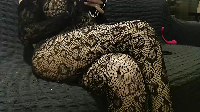 Sihirli_Serra Pertunjukan Webcam