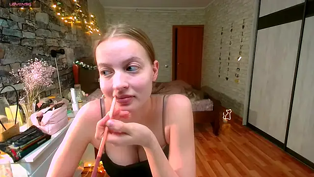 __Aphrodita__wow__ Adlı Modelin Canlı XXX Sohbeti