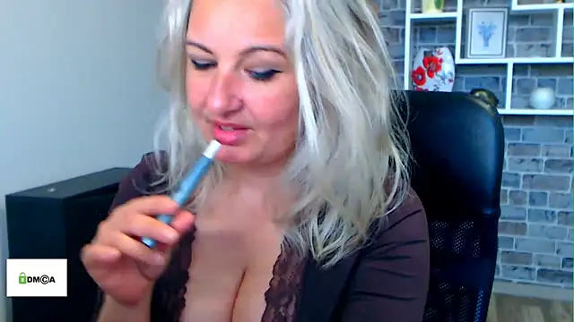 Živý XXX chat angel_devil_milf