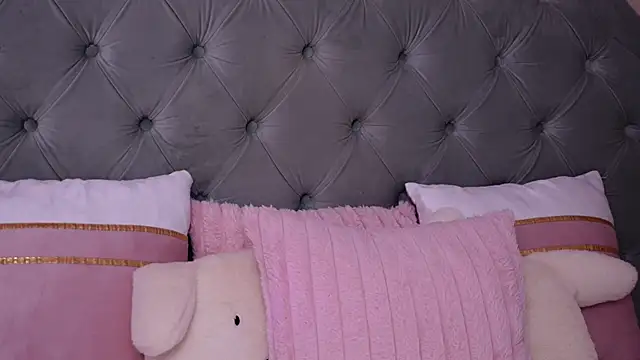 LucyAddison Pertunjukan Webcam