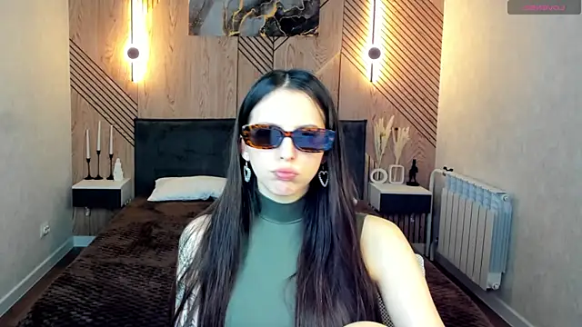 elise_robbie Live XXX Chat