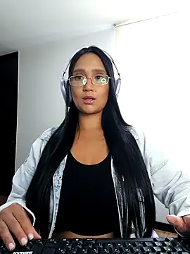 Esmeralda333 – Live XXX-chat