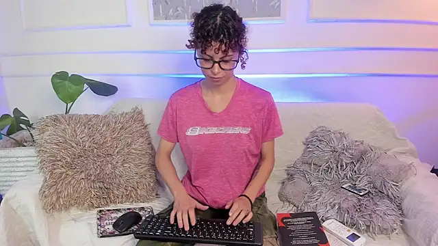 AliceMadnes Chat XXX live