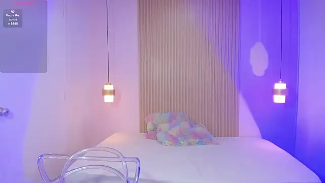 CharlotteKing8's Live XXX Chat