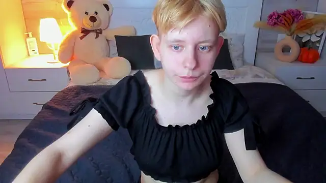 EloraBlu: онлайн-секс-чат