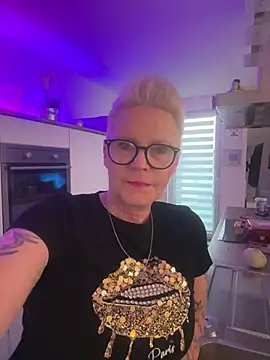 German_Milf Adlı Modelin Canlı XXX Sohbeti