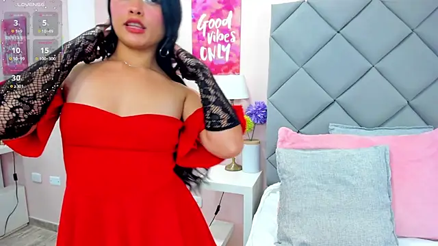 SienaStonee: онлайн-секс-чат