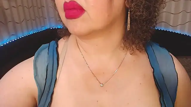 BustyKattyのウェブカメラショー